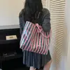 Yuezhi 2026 Verão Nova Bolsa Tote Listrada Grande Capacidade para o Dia a Dia Bolsa de Mão Feminina de Alto Padrão