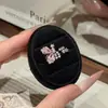 Anillo de ala de mariposa de circón rosa, un anillo abierto simple y elegante para uso diario, con detalles delicados y un engaste completo de diamantes, una pieza de joyería lujosa y discreta