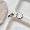 Novo anel de corda torcida multicamadas, minimalista e retrô, para mulheres, com um design único e sofisticado, abertura ajustável