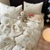 Conjunto de cama de quatro peças estilo ins de desenho animado em veludo de leite para casa, quatro estações