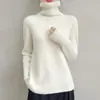 Camisa básica de tricô canelado com gola alta, novo estilo 2026, para um look casual