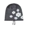 Gorro de punto de felpa floral estilo coreano para mujer, adecuado para otoño e invierno, circunferencia de cabeza grande, artístico y versátil, hace que la cara se vea más pequeña, gorro cálido