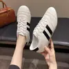 Nuevas Zapatillas de Entrenamiento Retro Alemanas 2026 para Mujer, Tenis Casuales Clásicos en Blanco y Negro, Zapatos Retro de Suela Plana Forrest Gump, Venta al por Mayor de Fábrica