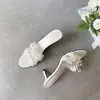 Sandálias Femininas Exclusivas Estilo Francês com Laço, Slip-On, Verão 2026, Versáteis com Saias, Sandálias de Salto Fino com Acabamento em Renda