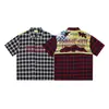 Camisa Xadrez Vermelho Vintage de Manga Curta para Homem, Estilo de Verão de Alta Inteligência, Camisa Fresca e Estilosa com Proteção Solar e Estampa Xadrez
