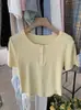 Top Camiseta Curta Ombro a Ombro Manga Curta Costurado Gola Redonda Botões Cor Sólida Algodão Canelado Slim Fit para Mulheres na Primavera e Verão 6413