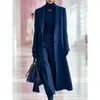 Abrigo de lana personalizado para mujer, estilo europeo y americano, otoño/invierno 2026, color liso, con cintas, prenda exterior de lana de longitud media