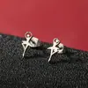 2026 Nuevos Pendientes Pequeños de Dibujos Animados para Niña Mini Acero Inoxidable Calado Niña de Ballet Perforación de Cartílago Auricular Venta al por Mayor