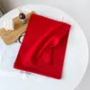 Lenço Vermelho para Reunião Anual com Logo Impresso, Bordado do Ano do Cavalo, Lenço Vermelho de Presente para o Ano de Nascimento, Conjunto de Caixa de Presente Vermelha Chinesa