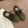 Estilo novo de 2026, fofo e durável, leve, versátil, tênis esportivos casuais com color blocking, tênis de treino alemão feminino, tênis de corrida de outono