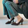 Sapatos Retro de Couro Genuíno Salto Agulha 7cm 2026 Novo Preto Slip-On para o Trabalho Sapato Baixo de Bico Aberto para Mulheres