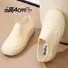 Sapatos aquáticos de cano curto, duráveis e que aumentam a altura, galochas de chuva femininas impermeáveis, sapatos de borracha de novo estilo, adequados para cozinha, com sola grossa, modernos, quentes e antiderrapantes