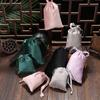 Bolsita de Terciopelo Personalizada con Cordón para Joyería, Tarjetas y Sellos