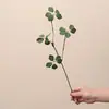 Planta Verde Artificial con Ramas Largas y Hojas, Planta Decorativa de Jardín Estilo Chino, Arreglo de Mesa Inspirado en Zen para Sala de Estar