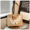 Bolso de Hombro Único de Gama Alta para Mujer 2026 Nuevo Estilo Bolso Tote Simple de Gran Capacidad Moda Casual Ropa de Trabajo Bolso Grande Debajo del Brazo