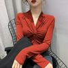 Camiseta de Manga Larga con Cuello en V para Mujer, Corte Ajustado, Nuevo Estilo para Principios de Primavera y Otoño, Elegante Camiseta Básica con Diseño Único de Botones