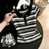 Blusa de tricô nova de verão para mulheres plus size, com decote polo vazado, versátil, modeladora e que rejuvenesce, manga curta