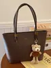 Bolsa Tote Retrô Simples de Grande Capacidade para Mulheres, Bolsa de Ombro Versátil para o Dia a Dia, Textura de PU, Bolsa de Mão Casual de Cor Sólida