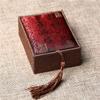 Caja para pulsera caja para empaque de joyería borla roja con colgante de escritura caja para empaque de joyería almohadilla de esponja fabricantes de cajas de regalo al por mayor
