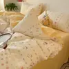 Conjunto de Roupa de Cama de Algodão Acolchoado Classe A de Quatro Peças, Capa de Edredom e Lençol com Estampa de Desenho Animado Fresca e Fofa, Conjunto de Três Peças para Dormitórios Universitários