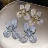 Aretes de plata bañados en oro real de 18k con aguja de plata, con diamantes brillantes, diseño de mariposa y flor, aretes elegantes y lujosos de alta gama