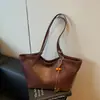 Bolsa tote grande de grande capacidade transfronteiriça, nova bolsa feminina outono 2026, casual, fashion, moderna, bolsa de mão e bolsa de ombro versátil
