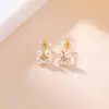 Pendientes Yilu de plata de ley S925 chapados en oro con perla y trébol de cuatro hojas, elegantes, versátiles, modernos, exquisitos, adecuados para el uso diario