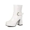 Botas de tornozelo plataforma estilo europeu e americano em couro envernizado com fivelas de metal, saltos grossos, botins da moda, tamanho grande para exportação, botas femininas sexy de salto alto