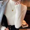 Suéter suave y delicado para mujer para otoño e invierno 2024, nuevo tejido de terciopelo de visón con cuello semi-alto, camiseta base afelpada y engrosada
