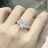 Anel Grande de Diamante Solto de 5 Quilates com Cravação de Quatro Garras, Zircônia Cristalina, Anéis de Noivado e Casamento para Casal, Par de Anéis com Sensação de Luxo Leve e Acabamento de Alta Qualidade