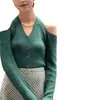 Tejido de punto para mujer estilo Hong Kong de principios de otoño, diseño único, cuello halter, hombros descubiertos, manga larga, suéter rojo corto