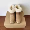 Botas de Nieve Cálidas con Suela Plana de Piel para Mujer Invierno 2026 Nuevo Estilo Piel Genuina y Piel Integradas Hebilla de Cuerno Antideslizantes Botas Grandes de Algodón del Noreste