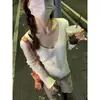 Suéter branco feminino para usar em camadas, outono e inverno, versátil, afina a silhueta, gola V, malha de manga comprida