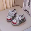 Zapatillas de Malla Transpirables para Niños 2025 Verano Nueva Moda Casual Niños Medianos y Grandes Zapatillas Ligeras Zapatos de Papá