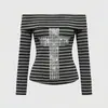 Camisa Larga a Rayas con Patrón de Cruz Retro Estilo American Gothic, con Pedrería y Escote Bardot, Top Sexy para Chicas Atrevidas