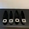 Zapatos de trabajo elegantes de estilo coreano con hebilla cuadrada de pedrería, para mujer, con plataforma interior, forro polar, punta poco profunda, para otoño e invierno