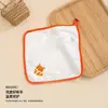 Toalla cuadrada de coral fleece Clase A para madre y bebé pañuelo con dobladillo bordado estampado babero guardería bebé toalla pequeña