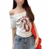 T-shirt Branca de Ombro Caído Manga Curta Estampada Versátil Design Novo Verão Feminino Hot Girl Americana Slim Top