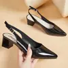 Sandálias Fashion Influencer para Mulheres, Verão ao Ar Livre Bico Fino Salto Grosso Praia Antiderrapante Estilo Fada Slip-On Versátil Tira no Tornozelo
