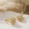 Diseño de Nicho Europeo y Americano Anillo Abierto Giratorio con Forma de Trébol de Cuatro Hojas Microincrustado de Circonita Acero Inoxidable Collar de Flor para Mujer