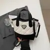 Bolso Cubo de Hombro Único Nuevo Clásico Elegante Versátil Bolso Cruzado de Moda para Viajes Diarios para Mujeres Verano 2026