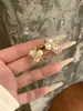 Pendientes Flor de Perla Aguja de Plata, Personalizados, Pendientes de Alta Gama, Modernos, Ligeros, Lujosos, Pendientes Nicho Versátiles, Al por Mayor para Mujeres