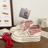 Zapatos de Lona de Caña Alta de Doble Uso con Suela Gruesa para Mujer 2025 Otoño Nuevos de Aspecto Elevado Tendencia Nacional Rojos Versátiles Tenis Casuales