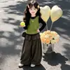 Conjunto de Tres Piezas con Chaleco para Niña Otoño 2026 Nuevo Lindo Estilo Callejero para Niña Pequeña Camisa Base de Manga Larga y Conjunto de Pantalones de Pierna Ancha