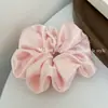 Elástico de Cabelo Scrunchie Elegante Estilo Francês em Cetim Creme para Primavera e Verão, Prendedor de Cabelo Estiloso de Alta Qualidade para Rabo de Cavalo, Adequado para o Trabalho e Férias, Acessório de Cabelo para Mulheres