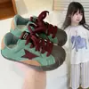 Zapatillas versátiles de suela blanda para niños, zapatillas de entrenamiento retro nuevas de otoño para niños, zapatillas deportivas casuales con estampado de estrellas, estilo de caña baja para niñas