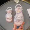 Sandalias para Niñas 2026 Verano Nuevos Zapatos Infantiles Niñas Dibujos Animados Elegantes Zapatos de Princesa Sandalias de Una Correa para Niños Pequeños