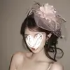 Fascinator Rosa de Malla Estilo Socialité Francés, Elegante y de Alta Gama Accesorio para el Cabello, Pieza de Cabeza de Lujo para Banquete y Novia con Vel