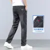 Jeans ligeros de verano para hombre, pierna recta elásticos multibolsillos casuales, mezclilla de algodón de alta gama