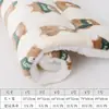 Venta al por mayor del fabricante Esterillas para mascotas Versión engrosada Otoño e Invierno Calientes para Gatos y Perros Mantas Antideslizantes Cojines Venta al por mayor